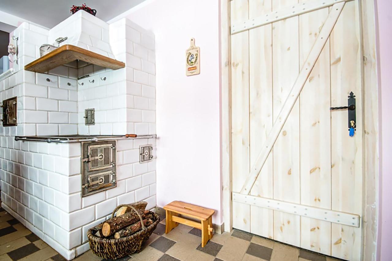 Dom Na Starym Goscincu Tiszyna Villa Dubicze Cerkiewne Buitenkant foto